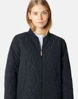 Kort Gewatteerd Jack met Ribboord DUNE02 - 660 Dark Indigo | Dark Indigo | Jacket | Ilse Jacobsen