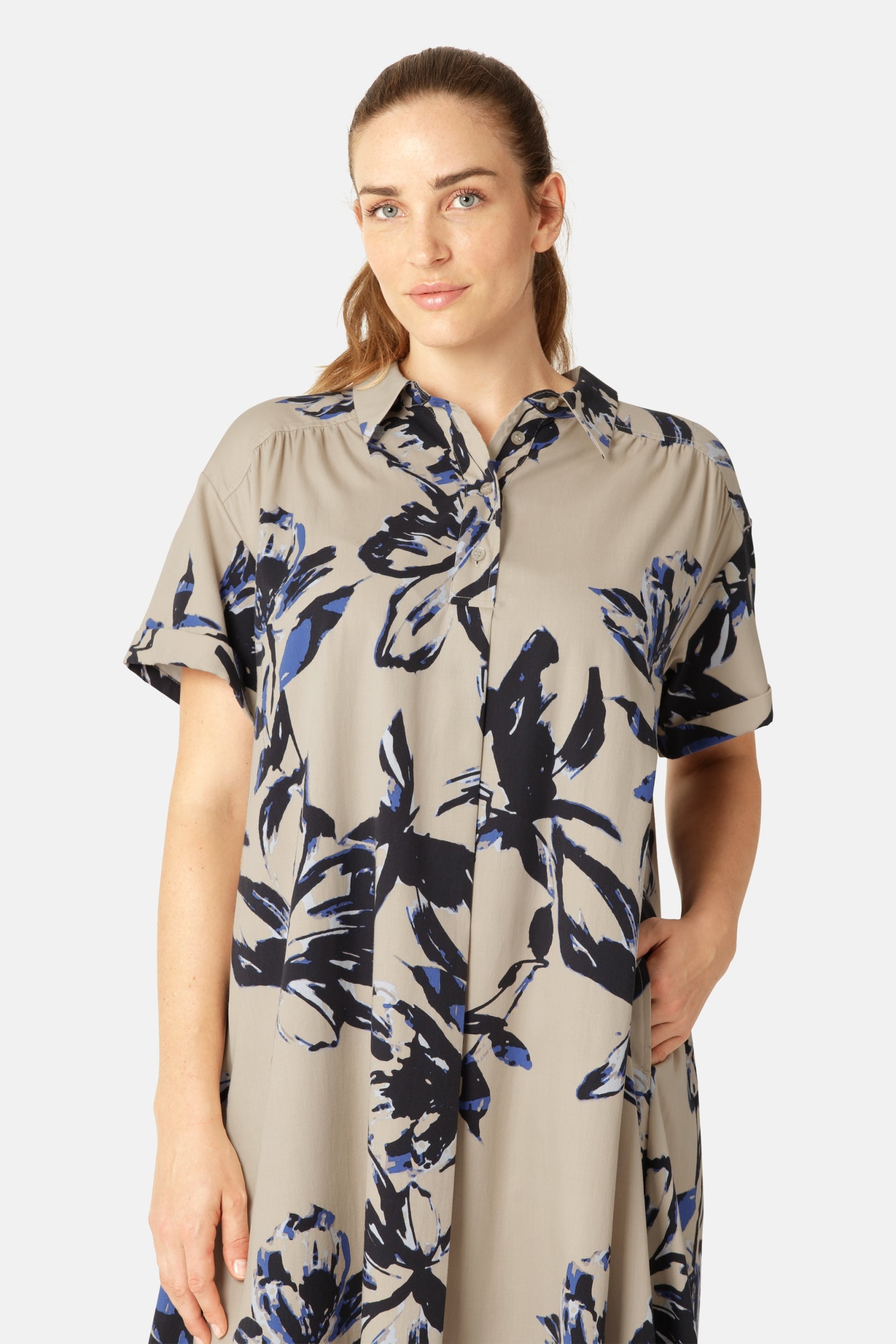 Lange A-lijn Jurk TENCELLA01P - 116 Sand Artsy Stroke Flower | Sand Artsy Stroke Flower | Dress | Ilse Jacobsen