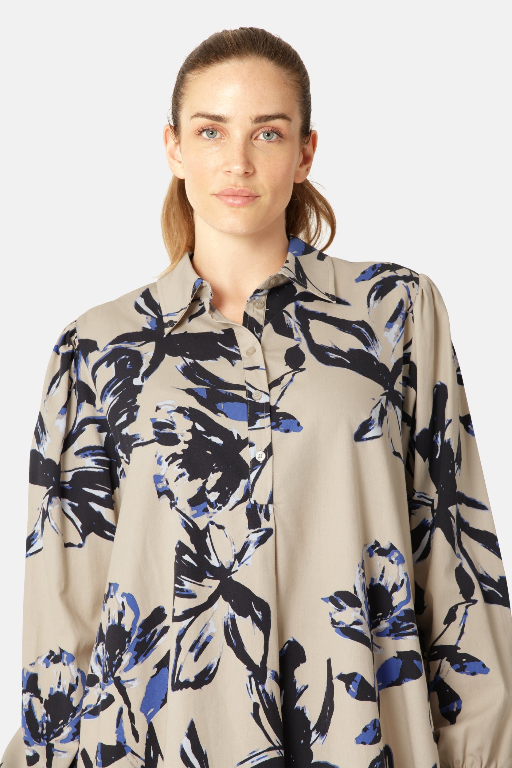 Lange Mouwen Tuniekjurk TENCELLA06P - 116 Sand Artsy Stroke Flower | Sand Artsy Stroke Flower | Shirt | Ilse Jacobsen